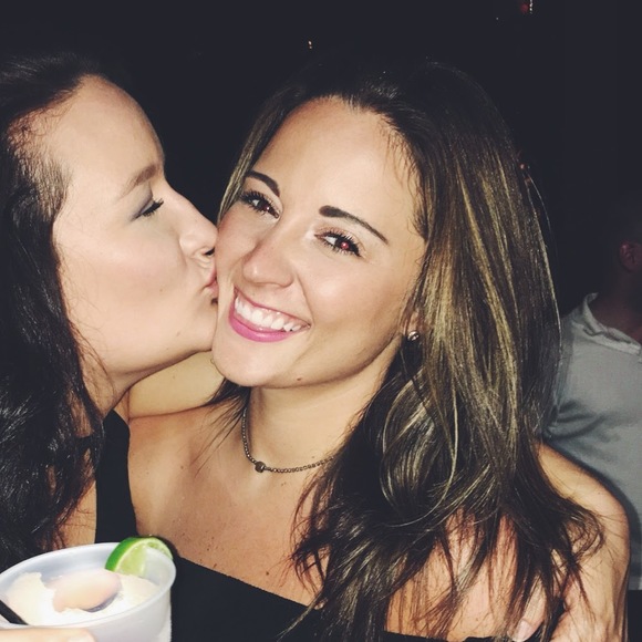 Meet your Posher, Jessica - Picture 1 of 1